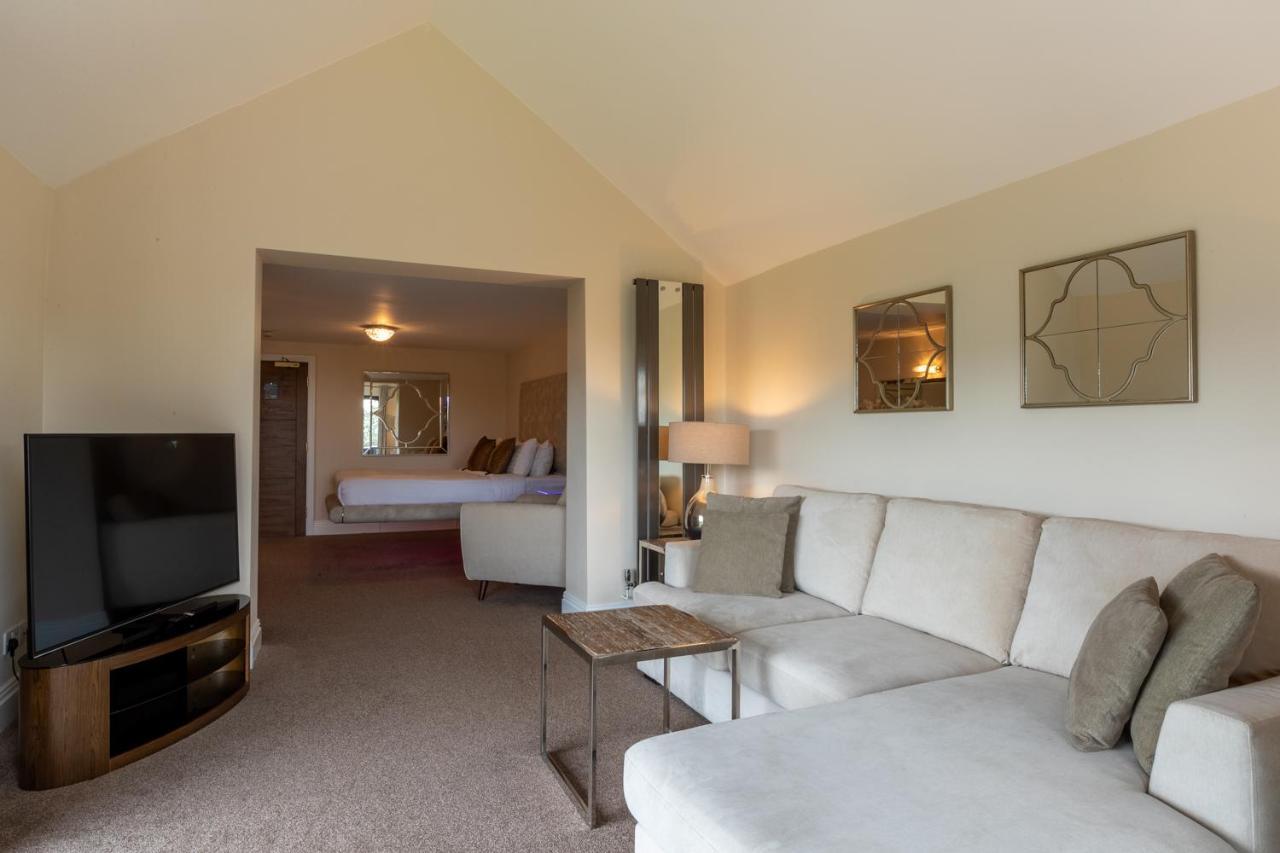 באונס-און-ווינדרמיר Lakes Hotel & Spa מראה חיצוני תמונה A suite at the Inn at the Opera