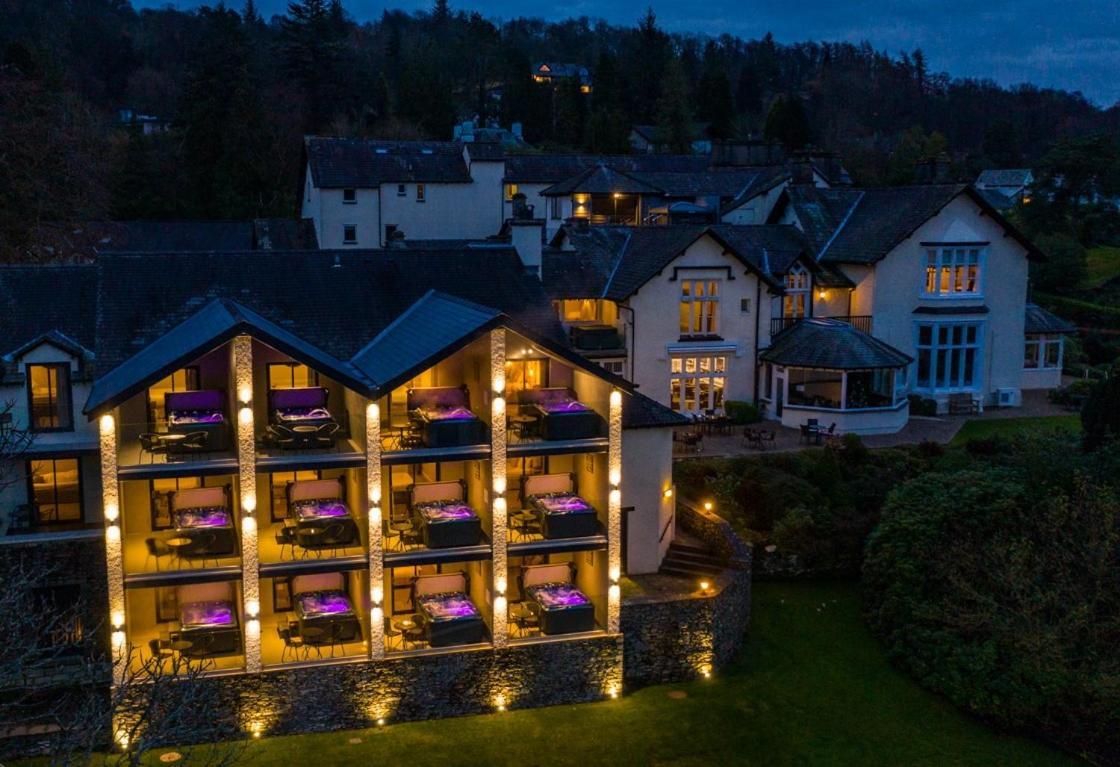 באונס-און-ווינדרמיר Lakes Hotel & Spa מראה חיצוני תמונה The hotel at night