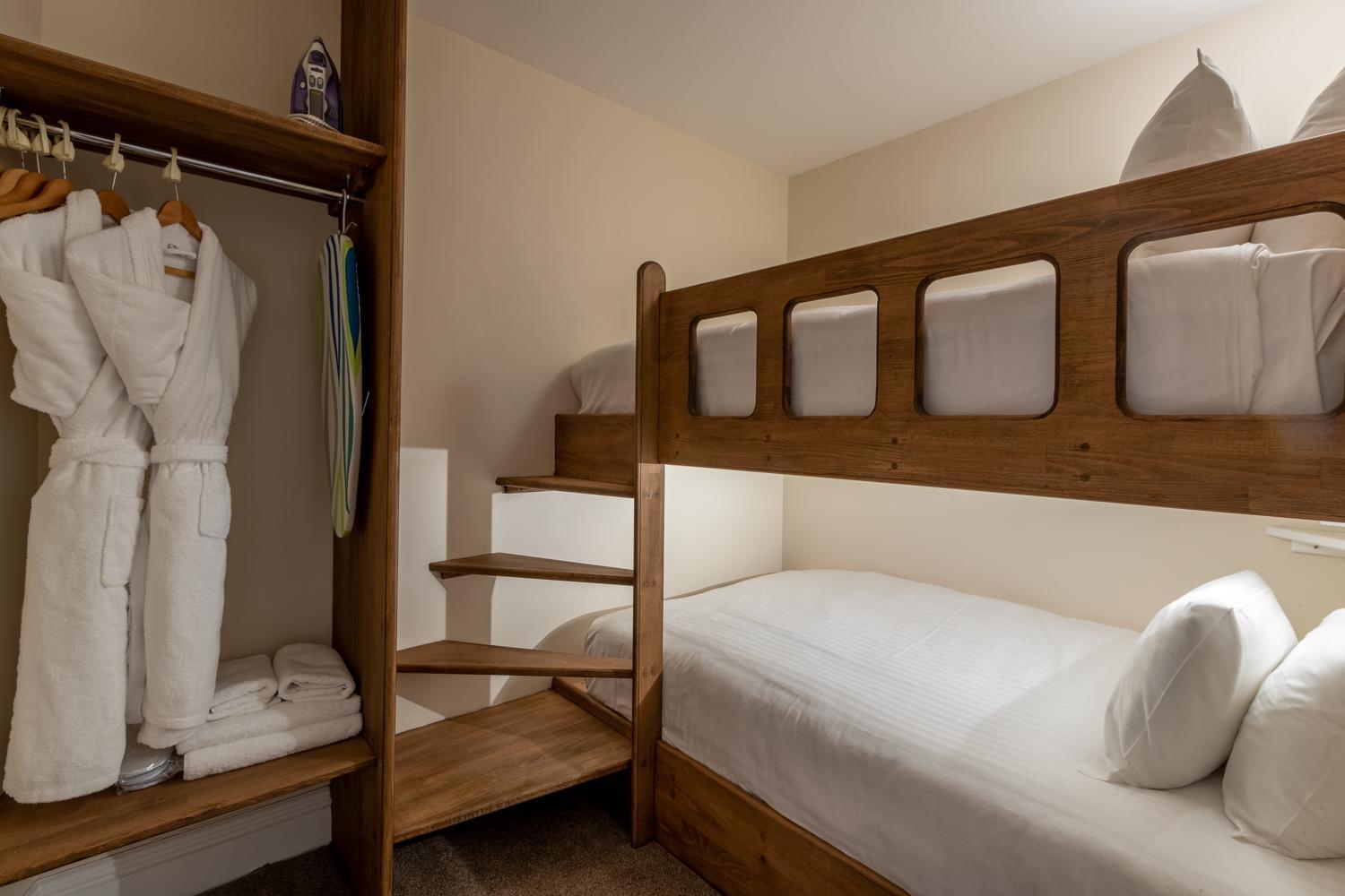 באונס-און-ווינדרמיר Lakes Hotel & Spa חדר תמונה A bunk bed